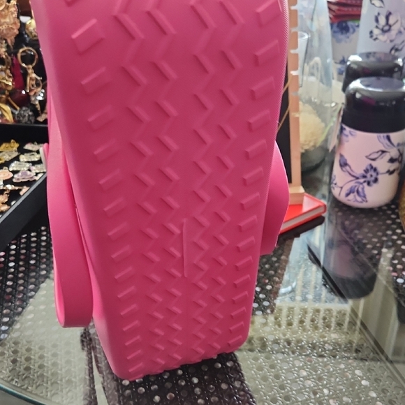 Medium Pink Bog Like Bag With Pins - Picture 3 of 3